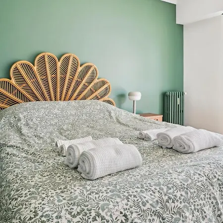 Designer Flat, Luxurious, Close From Palais, Terrasse, Private Garage, Air Conditoning Appartamento